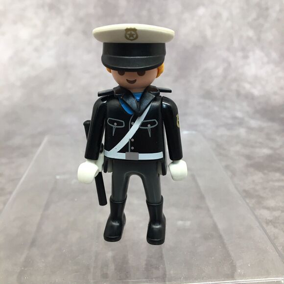Playmobil Blond Policeman - Picture 1 of 4